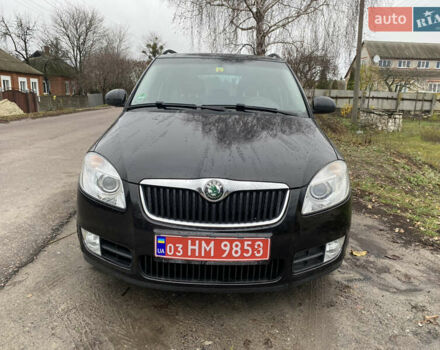 Черный Шкода Фабия, объемом двигателя 1.39 л и пробегом 210 тыс. км за 5800 $, фото 2 на Automoto.ua
