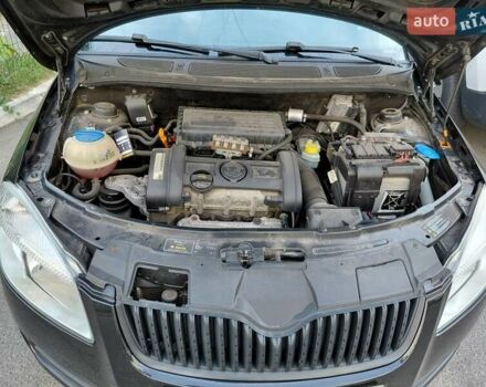 Черный Шкода Фабия, объемом двигателя 1.4 л и пробегом 233 тыс. км за 5300 $, фото 31 на Automoto.ua