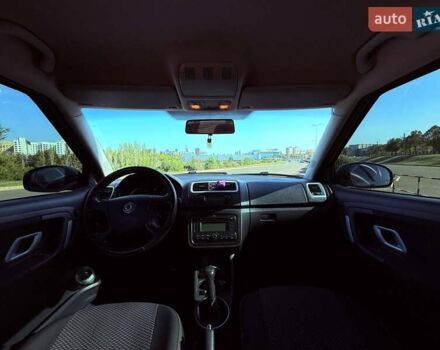 Черный Шкода Фабия, объемом двигателя 1.39 л и пробегом 250 тыс. км за 5900 $, фото 10 на Automoto.ua