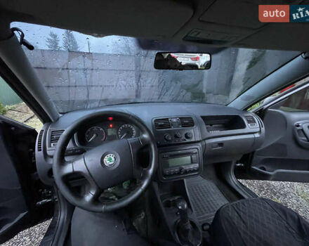 Черный Шкода Фабия, объемом двигателя 1.42 л и пробегом 243 тыс. км за 5000 $, фото 10 на Automoto.ua