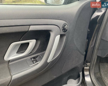 Черный Шкода Фабия, объемом двигателя 1.39 л и пробегом 210 тыс. км за 5800 $, фото 12 на Automoto.ua