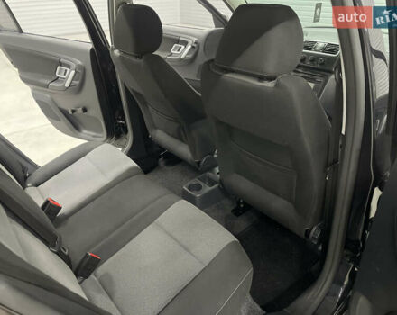 Чорний Шкода Фабія, об'ємом двигуна 1.6 л та пробігом 260 тис. км за 5950 $, фото 4 на Automoto.ua