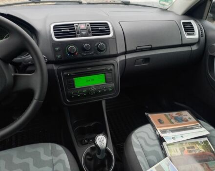 Черный Шкода Фабия, объемом двигателя 1.4 л и пробегом 212 тыс. км за 6300 $, фото 5 на Automoto.ua