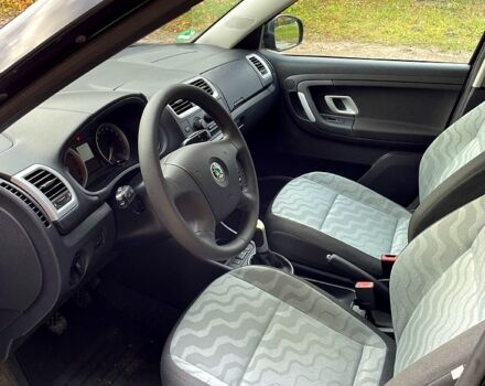 Черный Шкода Фабия, объемом двигателя 1.6 л и пробегом 185 тыс. км за 6100 $, фото 8 на Automoto.ua