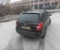 Черный Шкода Фабия, объемом двигателя 1.6 л и пробегом 211 тыс. км за 5500 $, фото 3 на Automoto.ua