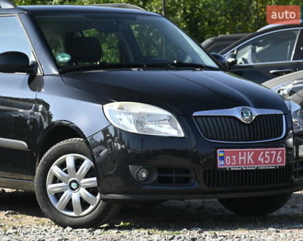 Черный Шкода Фабия, объемом двигателя 1.4 л и пробегом 235 тыс. км за 5800 $, фото 2 на Automoto.ua