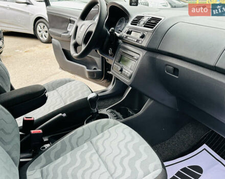 Черный Шкода Фабия, объемом двигателя 1.4 л и пробегом 175 тыс. км за 6300 $, фото 29 на Automoto.ua