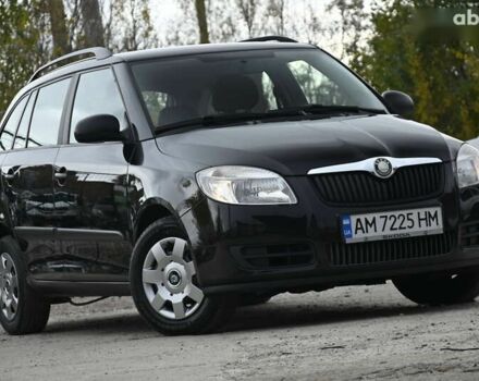 Черный Шкода Фабия, объемом двигателя 1.4 л и пробегом 205 тыс. км за 5600 $, фото 1 на Automoto.ua