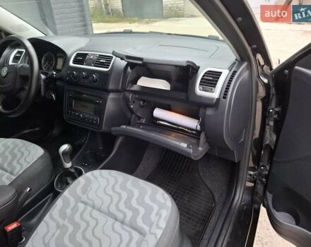 Чорний Шкода Фабія, об'ємом двигуна 1.4 л та пробігом 210 тис. км за 5999 $, фото 23 на Automoto.ua