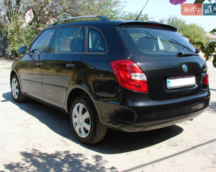 Черный Шкода Фабия, объемом двигателя 1.4 л и пробегом 190 тыс. км за 5500 $, фото 5 на Automoto.ua