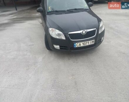 Черный Шкода Фабия, объемом двигателя 1.6 л и пробегом 211 тыс. км за 5500 $, фото 1 на Automoto.ua