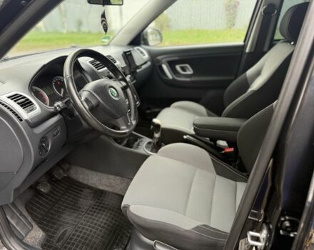 Черный Шкода Фабия, объемом двигателя 1.6 л и пробегом 238 тыс. км за 6800 $, фото 9 на Automoto.ua
