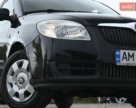 Черный Шкода Фабия, объемом двигателя 1.39 л и пробегом 205 тыс. км за 5499 $, фото 4 на Automoto.ua