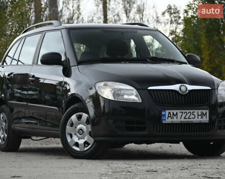 Черный Шкода Фабия, объемом двигателя 1.39 л и пробегом 205 тыс. км за 5499 $, фото 1 на Automoto.ua