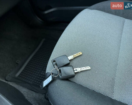 Чорний Шкода Фабія, об'ємом двигуна 1.39 л та пробігом 212 тис. км за 5100 $, фото 27 на Automoto.ua