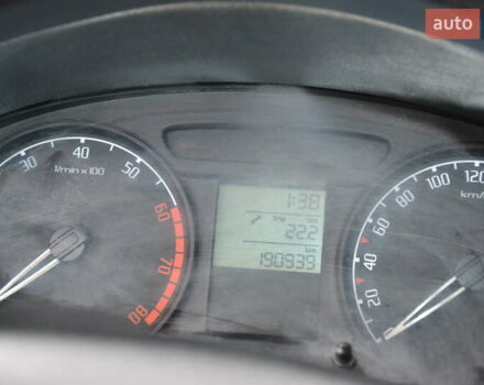 Черный Шкода Фабия, объемом двигателя 1.2 л и пробегом 190 тыс. км за 4700 $, фото 24 на Automoto.ua