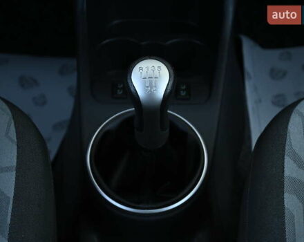 Черный Шкода Фабия, объемом двигателя 1.4 л и пробегом 235 тыс. км за 5800 $, фото 24 на Automoto.ua