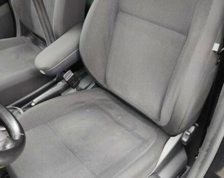 Черный Шкода Фабия, объемом двигателя 1.4 л и пробегом 201 тыс. км за 5750 $, фото 18 на Automoto.ua