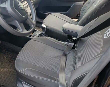 Черный Шкода Фабия, объемом двигателя 1.6 л и пробегом 190 тыс. км за 5800 $, фото 6 на Automoto.ua