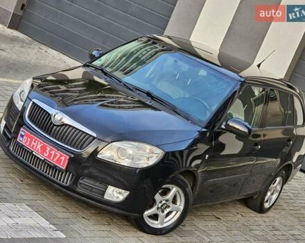 Черный Шкода Фабия, объемом двигателя 1.6 л и пробегом 163 тыс. км за 7700 $, фото 2 на Automoto.ua