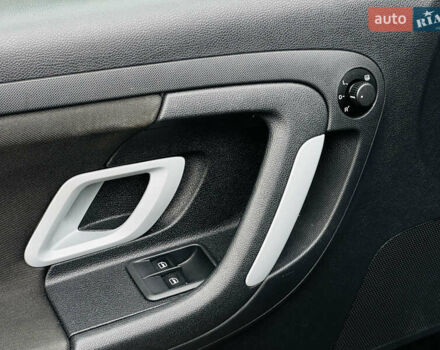 Черный Шкода Фабия, объемом двигателя 1.4 л и пробегом 175 тыс. км за 6300 $, фото 15 на Automoto.ua