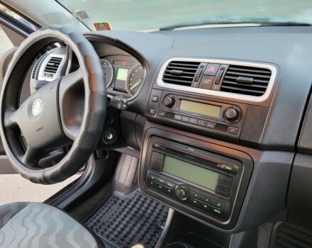 Чорний Шкода Фабія, об'ємом двигуна 1.4 л та пробігом 330 тис. км за 4200 $, фото 7 на Automoto.ua