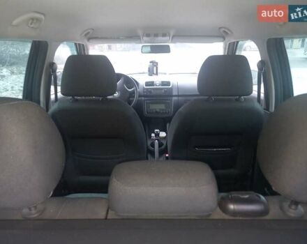 Черный Шкода Фабия, объемом двигателя 1.6 л и пробегом 211 тыс. км за 5500 $, фото 4 на Automoto.ua