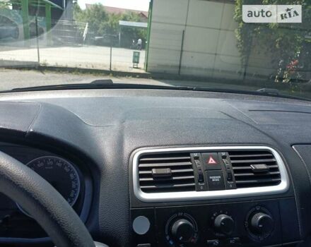 Черный Шкода Фабия, объемом двигателя 1.4 л и пробегом 142 тыс. км за 5450 $, фото 30 на Automoto.ua