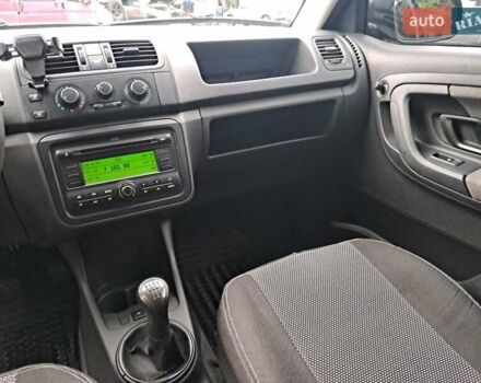 Черный Шкода Фабия, объемом двигателя 1.39 л и пробегом 210 тыс. км за 5300 $, фото 11 на Automoto.ua