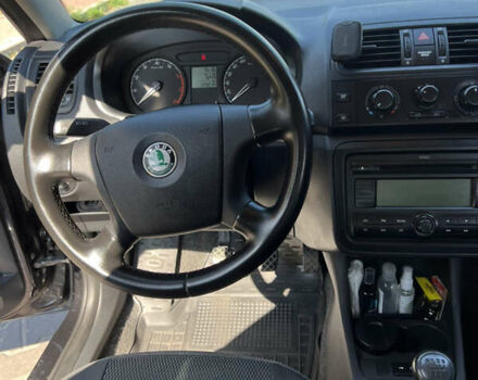 Черный Шкода Фабия, объемом двигателя 1.2 л и пробегом 229 тыс. км за 4800 $, фото 9 на Automoto.ua