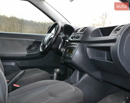 Черный Шкода Фабия, объемом двигателя 1.2 л и пробегом 190 тыс. км за 4700 $, фото 32 на Automoto.ua