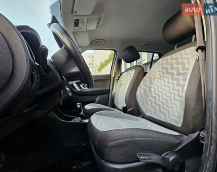 Черный Шкода Фабия, объемом двигателя 1.6 л и пробегом 163 тыс. км за 7700 $, фото 9 на Automoto.ua