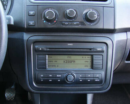 Черный Шкода Фабия, объемом двигателя 1.4 л и пробегом 190 тыс. км за 5500 $, фото 12 на Automoto.ua