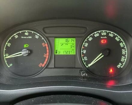 Черный Шкода Фабия, объемом двигателя 1.39 л и пробегом 172 тыс. км за 5999 $, фото 34 на Automoto.ua