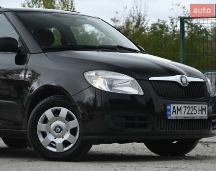 Черный Шкода Фабия, объемом двигателя 1.39 л и пробегом 205 тыс. км за 5499 $, фото 2 на Automoto.ua