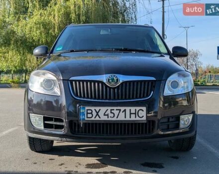 Черный Шкода Фабия, объемом двигателя 1.39 л и пробегом 239 тыс. км за 5900 $, фото 2 на Automoto.ua
