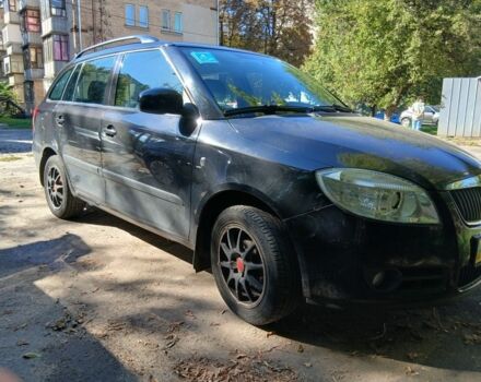 Черный Шкода Фабия, объемом двигателя 1.4 л и пробегом 124 тыс. км за 5400 $, фото 8 на Automoto.ua
