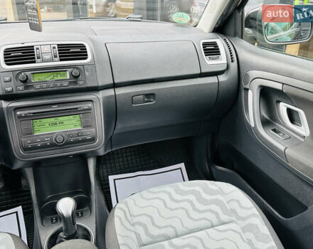 Черный Шкода Фабия, объемом двигателя 1.4 л и пробегом 175 тыс. км за 6300 $, фото 22 на Automoto.ua