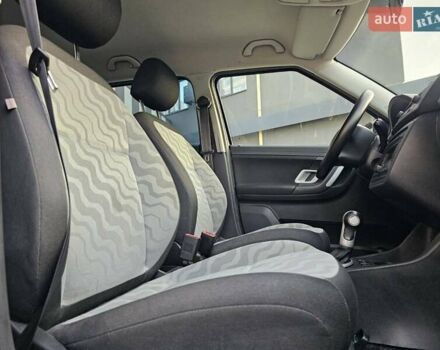 Черный Шкода Фабия, объемом двигателя 1.6 л и пробегом 163 тыс. км за 7700 $, фото 11 на Automoto.ua