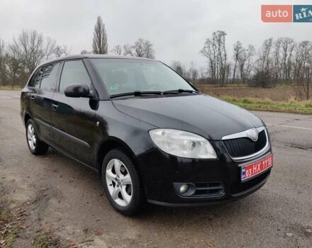 Черный Шкода Фабия, объемом двигателя 1.4 л и пробегом 201 тыс. км за 5750 $, фото 4 на Automoto.ua
