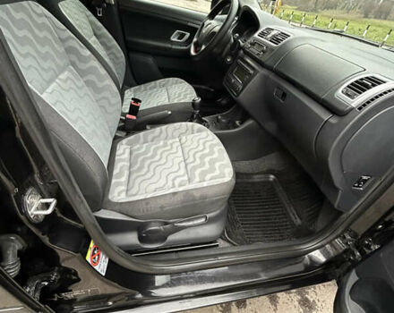 Черный Шкода Фабия, объемом двигателя 1.39 л и пробегом 202 тыс. км за 5750 $, фото 22 на Automoto.ua