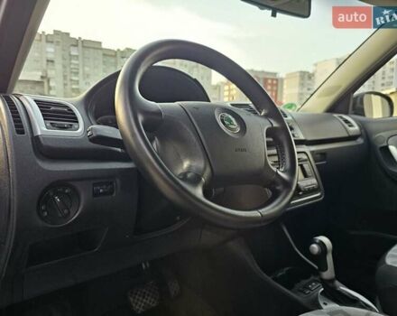 Черный Шкода Фабия, объемом двигателя 1.6 л и пробегом 163 тыс. км за 7700 $, фото 10 на Automoto.ua