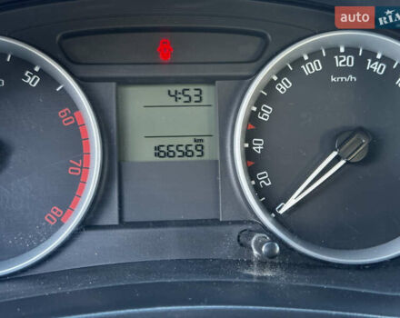 Чорний Шкода Фабія, об'ємом двигуна 1.39 л та пробігом 166 тис. км за 5450 $, фото 27 на Automoto.ua