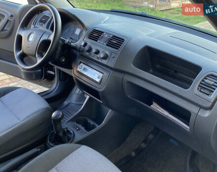 Черный Шкода Фабия, объемом двигателя 1.4 л и пробегом 295 тыс. км за 4350 $, фото 13 на Automoto.ua