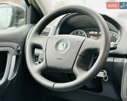 Черный Шкода Фабия, объемом двигателя 1.4 л и пробегом 175 тыс. км за 6300 $, фото 24 на Automoto.ua