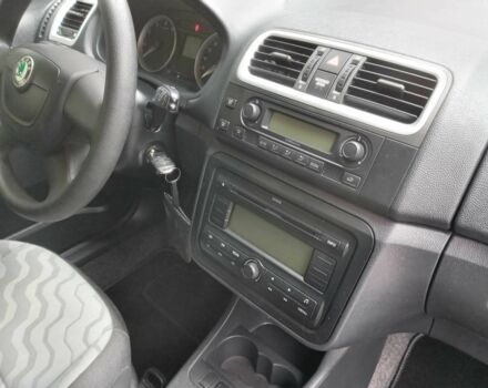 Черный Шкода Фабия, объемом двигателя 1.4 л и пробегом 180 тыс. км за 5950 $, фото 5 на Automoto.ua