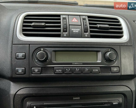 Черный Шкода Фабия, объемом двигателя 1.39 л и пробегом 202 тыс. км за 5750 $, фото 25 на Automoto.ua