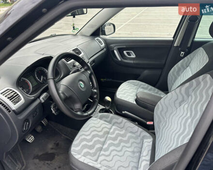 Черный Шкода Фабия, объемом двигателя 1.2 л и пробегом 220 тыс. км за 5390 $, фото 11 на Automoto.ua