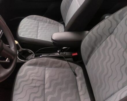 Черный Шкода Фабия, объемом двигателя 1.4 л и пробегом 190 тыс. км за 4200 $, фото 5 на Automoto.ua