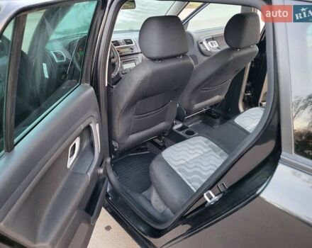 Черный Шкода Фабия, объемом двигателя 1.4 л и пробегом 335 тыс. км за 4200 $, фото 8 на Automoto.ua